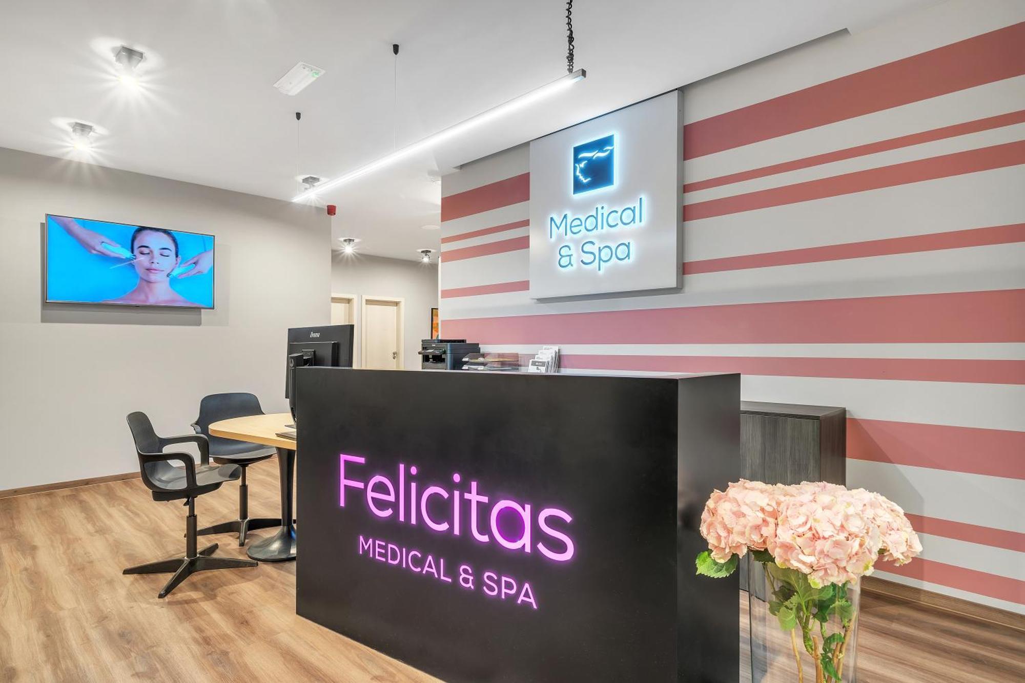 Spa Hotel Felicitas ปอดเยบราดิ ภายนอก รูปภาพ