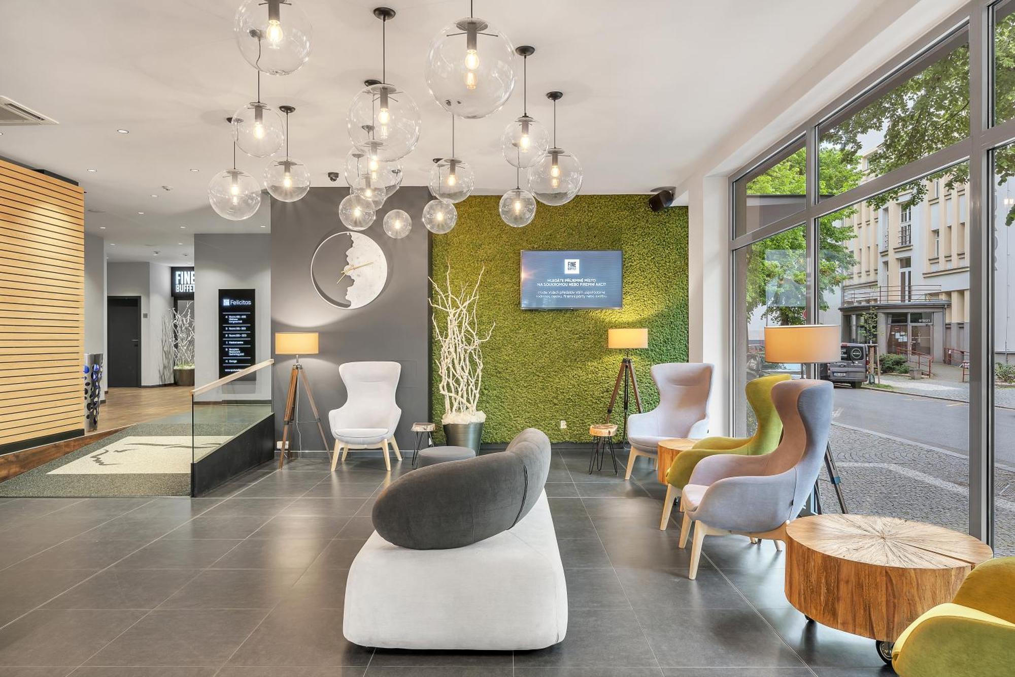 Spa Hotel Felicitas ปอดเยบราดิ ภายนอก รูปภาพ