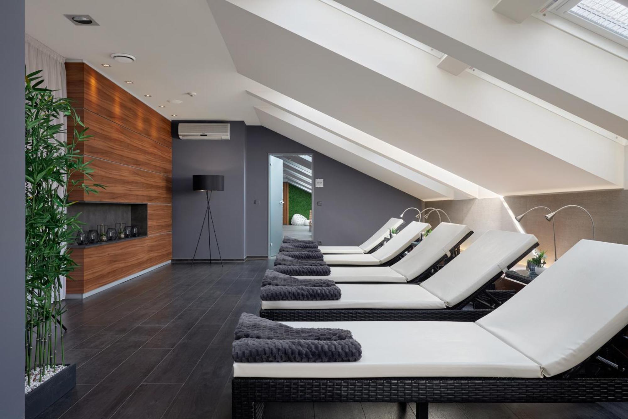 Spa Hotel Felicitas ปอดเยบราดิ ภายนอก รูปภาพ