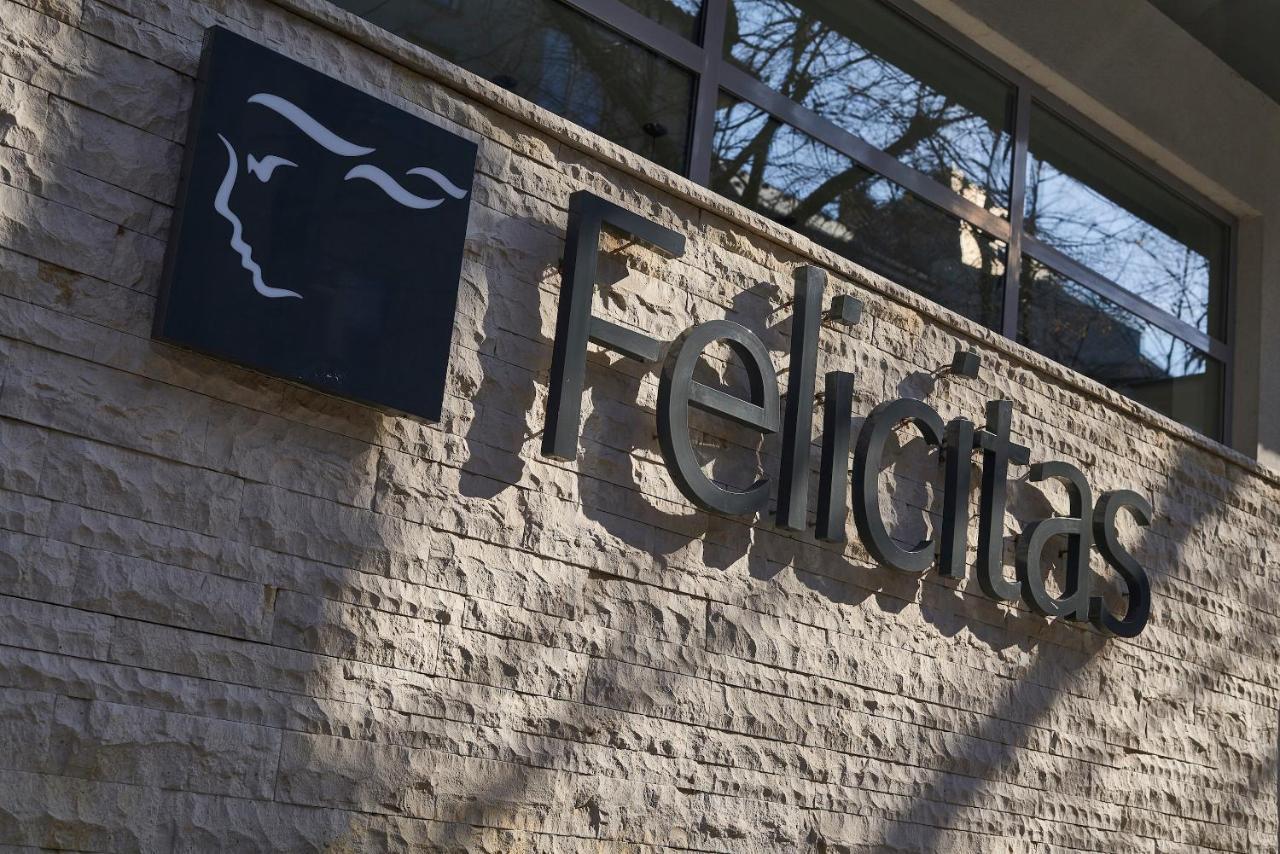 Spa Hotel Felicitas ปอดเยบราดิ ภายนอก รูปภาพ