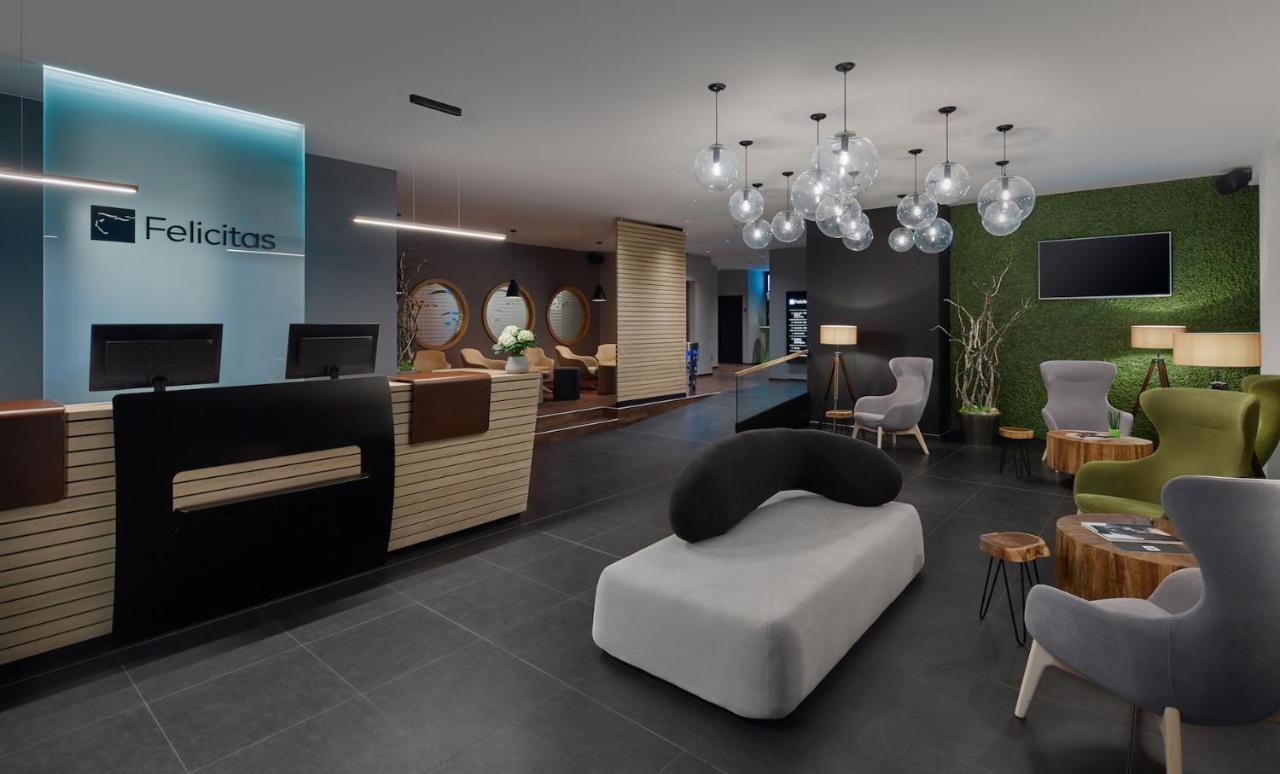 Spa Hotel Felicitas ปอดเยบราดิ ภายนอก รูปภาพ
